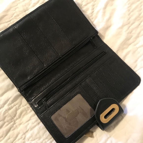 Faux leather clutch - Picture 3 of 4